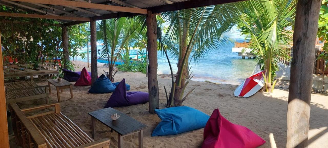 Arto Moro Bunaken Bagian luar foto