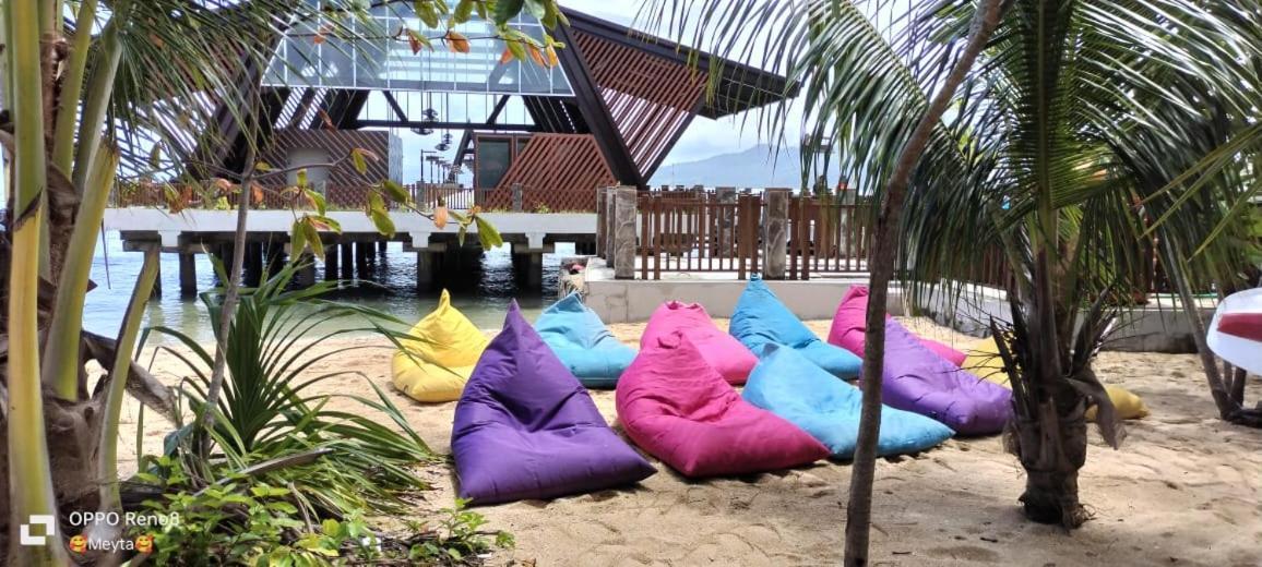 Arto Moro Bunaken Bagian luar foto