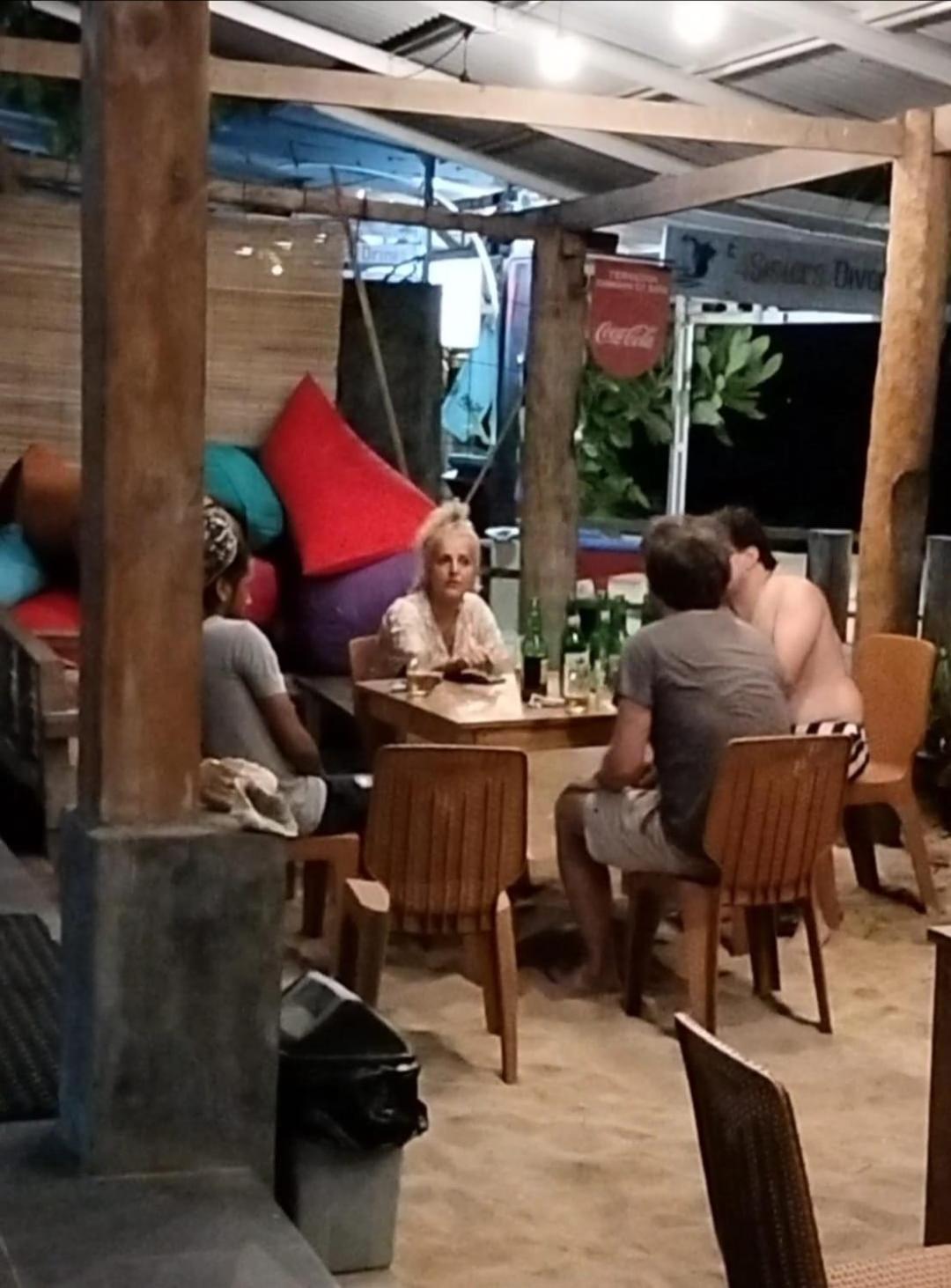 Arto Moro Bunaken Bagian luar foto